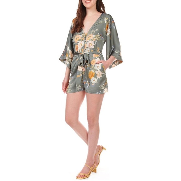 Bishop & Young Kimono Sleeve Romper - Picture 2 of 4